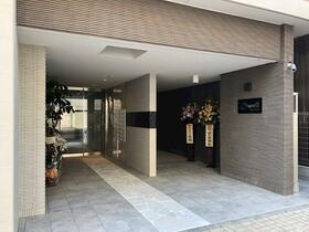 17/17 エントランス