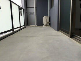 13/18 バルコニー