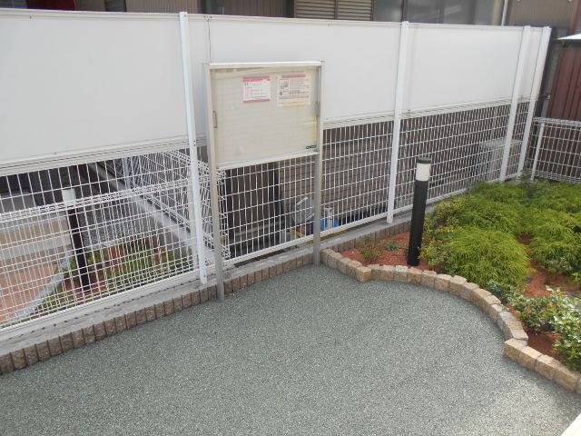 19/27 エントランス