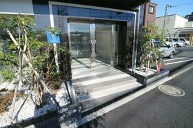 2/2 エントランス