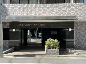 16/16 エントランス