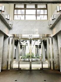 2/2 エントランス