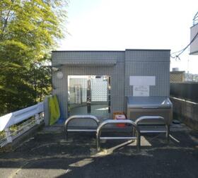 16/16 エントランス