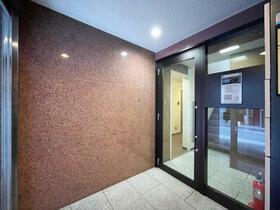 2/2 エントランス