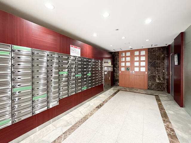 22/25 エントランス