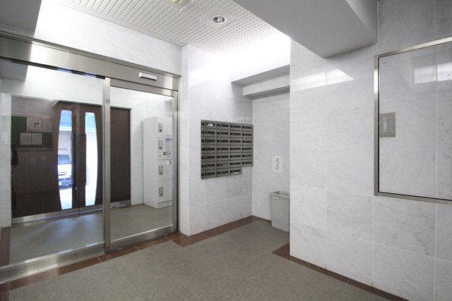 2/5 エントランス