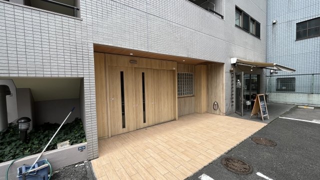 2/5 エントランス