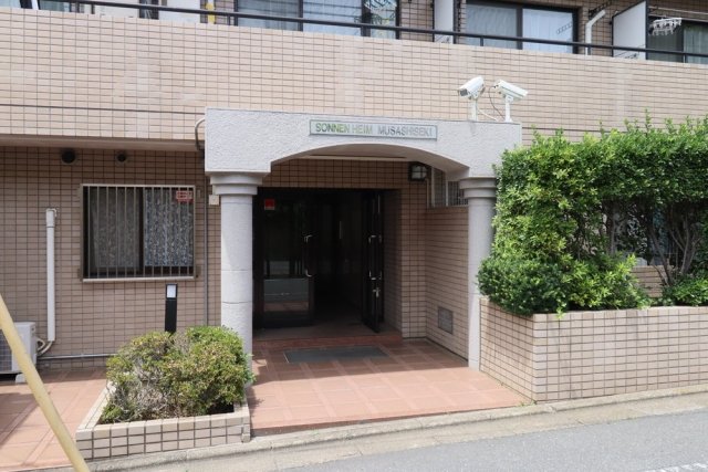 2/4 エントランス