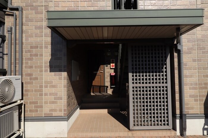 18/19 エントランス