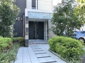 16/16 エントランス