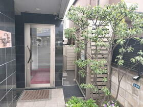 16/16 エントランス