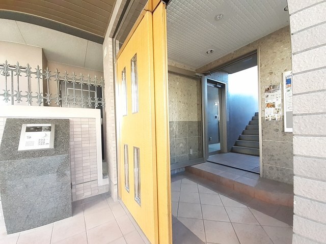 13/20 エントランス