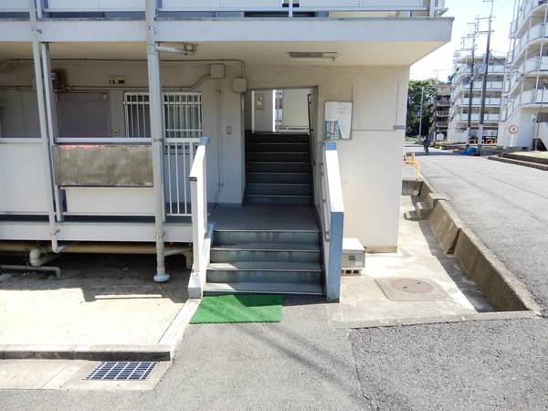 2/8 エントランス