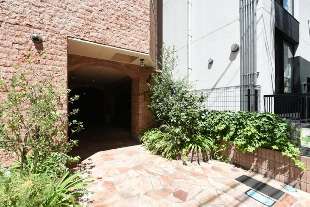 19/26 エントランス