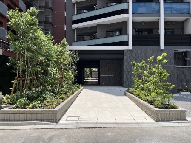 2/4 エントランス