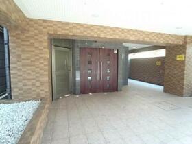 2/2 エントランス