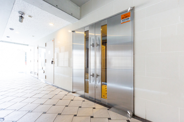 5/5 エントランス