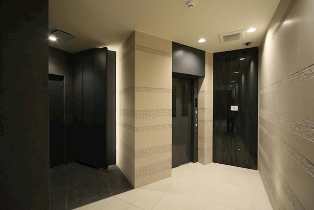 15/18 エントランス