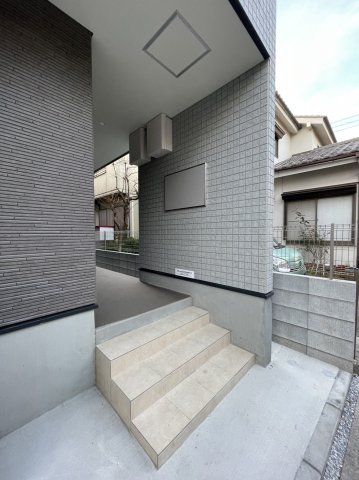 16/16 エントランス