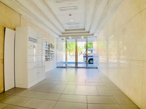 19/23 エントランス