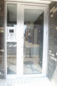 15/15 エントランス