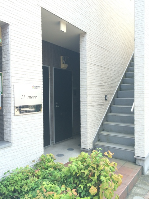 22/26 エントランス