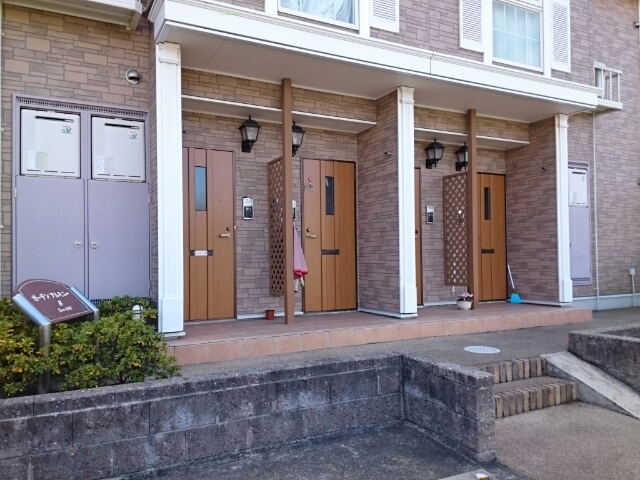 20/29 エントランス