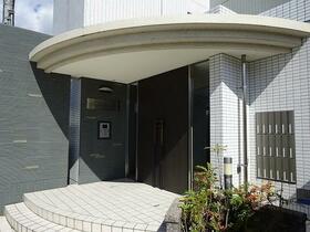 2/2 エントランス