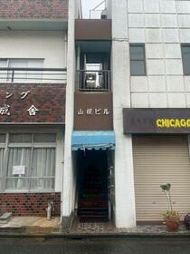 15/15 エントランス