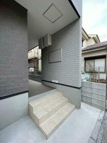 16/16 エントランス