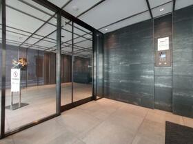 13/13 エントランス