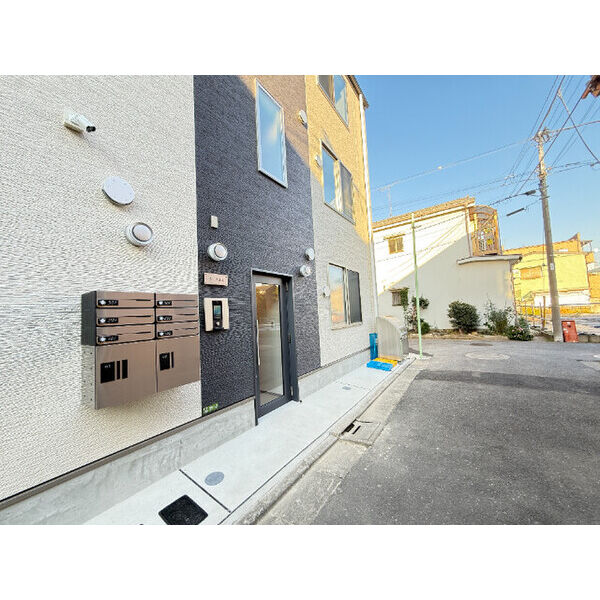 13/13 エントランス