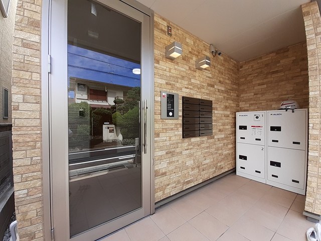 14/20 エントランス