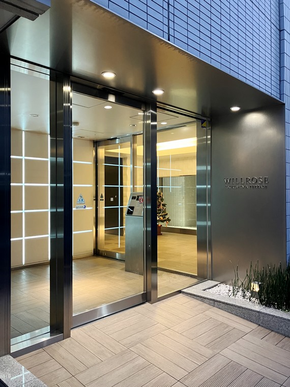 4/4 エントランス