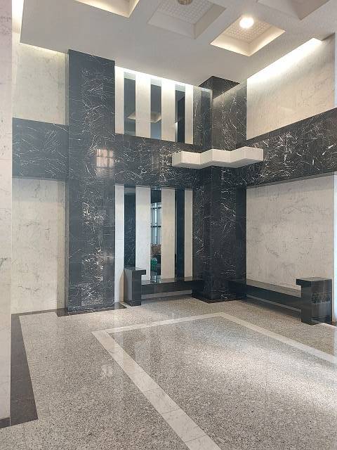 25/30 エントランス