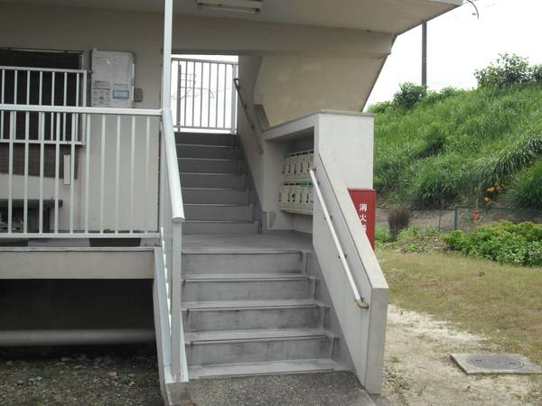 2/2 エントランス