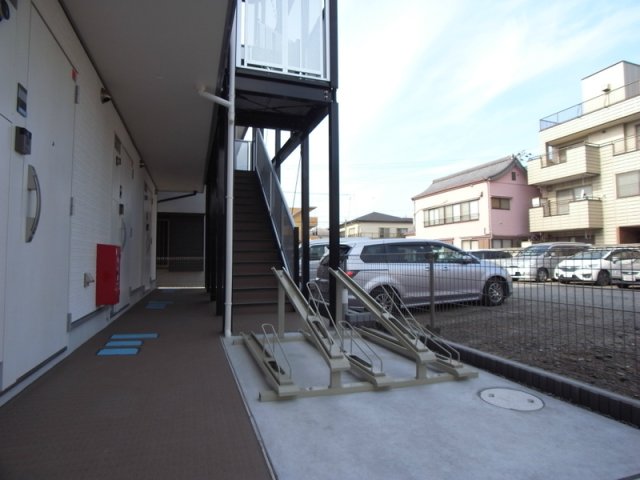 2/2 エントランス