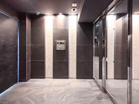 4/4 エントランス