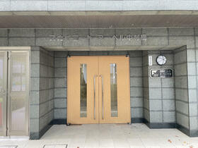 16/16 エントランス