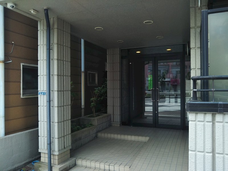 2/3 エントランス