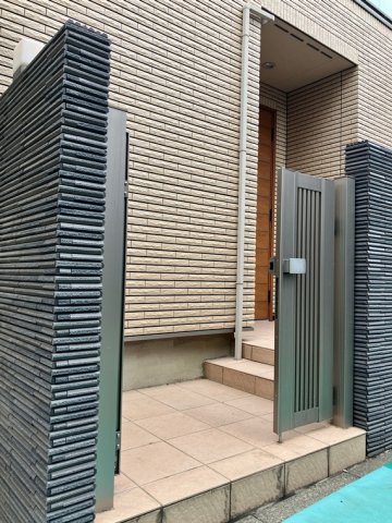 4/4 エントランス