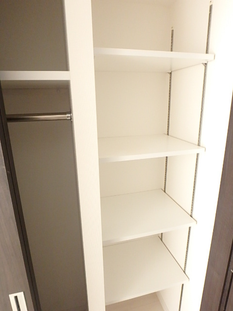 22/28 エントランス