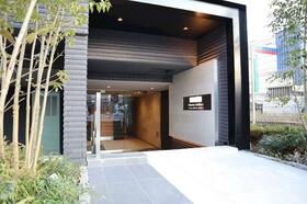 16/16 エントランス