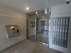 5/5 エントランス