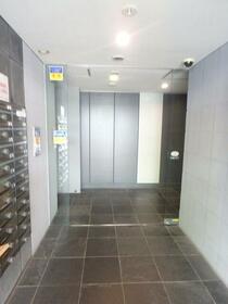 16/16 エントランス