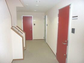 16/16 エントランス