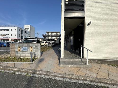 2/4 エントランス