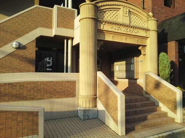 14/20 エントランス