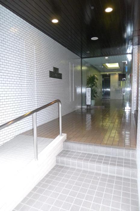 18/18 エントランス