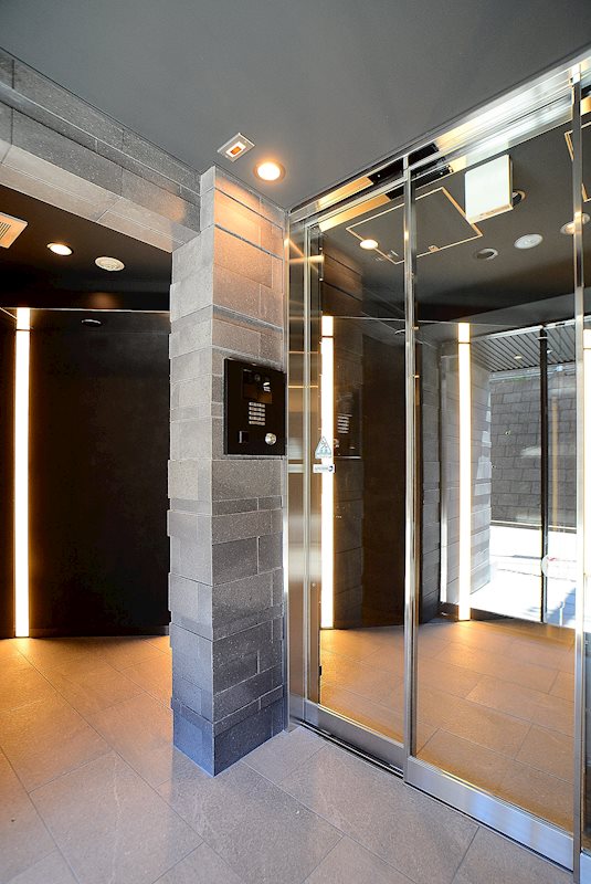 2/3 エントランス